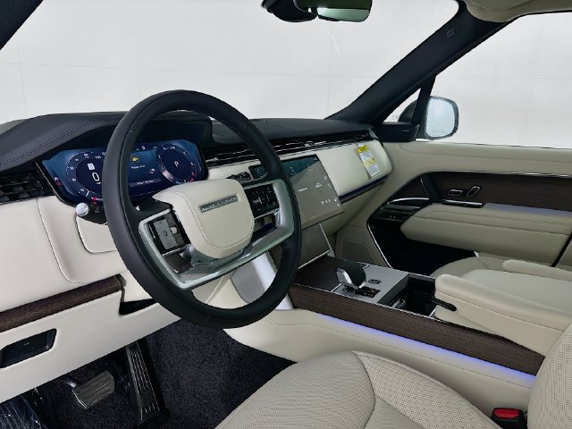 New 2026 Land Rover Range Rover Long Wheelbase SE AWD/4WD image 9