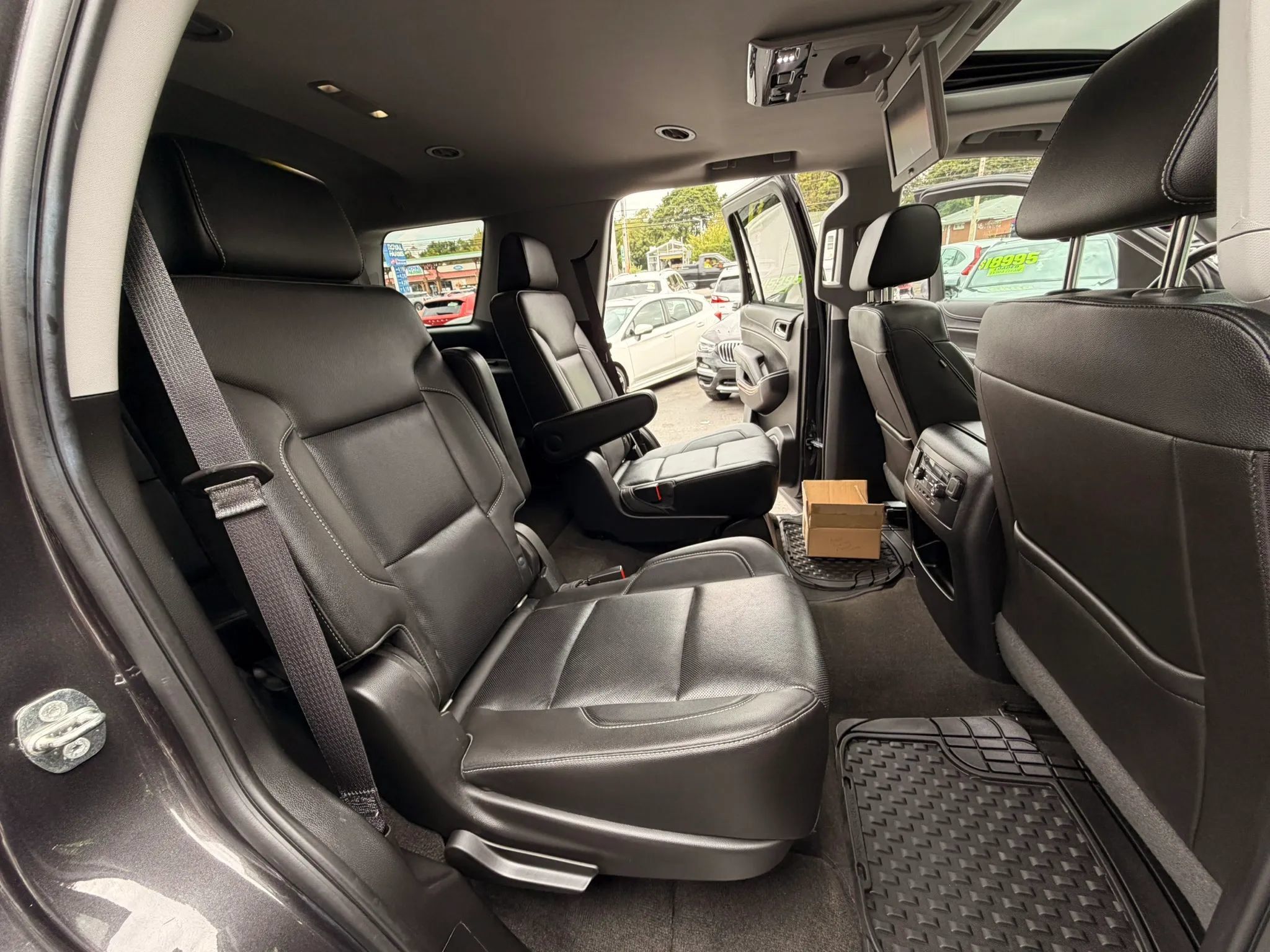 Used 2018 Chevrolet Tahoe Premier AWD/4WD image 20