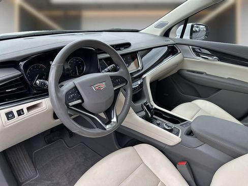Certified 2022 Cadillac XT6 Premium Luxury image 11