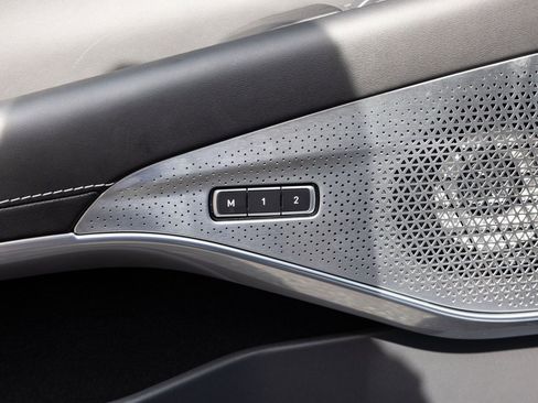 New 2025 Lotus Emira image 18