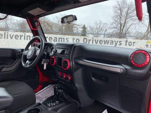 Used 2018 Jeep Wrangler Sport image 13