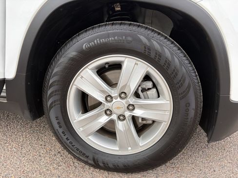 Certified 2022 Chevrolet Trax LS w/ Tint and Cruise Package FWD image 10