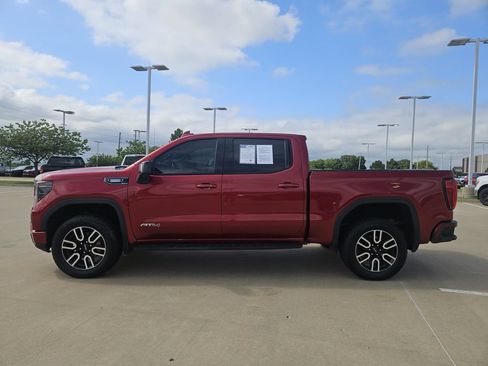 Used 2024 GMC Sierra 1500 AT4 w/ Technology Package AWD/4WD image 4