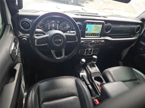 Used 2023 Jeep Wrangler Unlimited Sahara AWD/4WD image 17