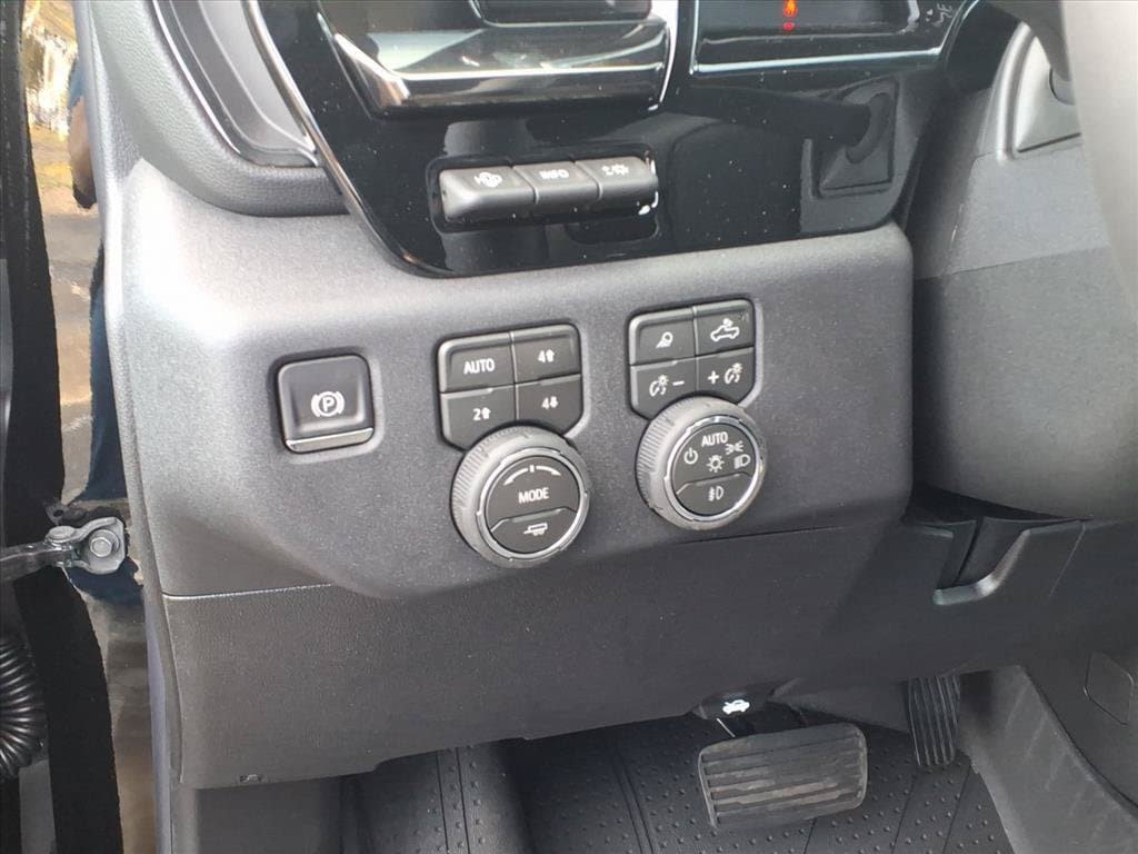 New 2026 Chevrolet Silverado 2500 ZR2 AWD/4WD image 12