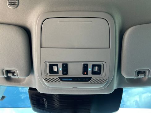Used 2023 Ford Explorer XLT RWD image 20
