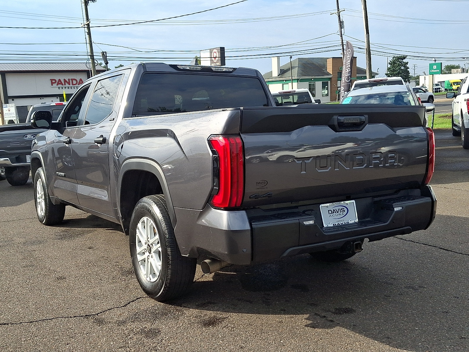 Used 2025 Toyota Tundra SR5 w/ SR5 Convenience Package AWD/4WD image 6
