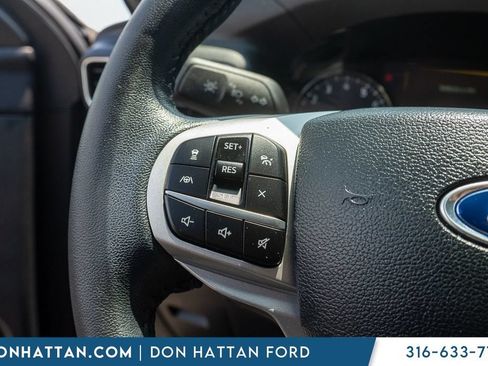Used 2023 Ford Explorer XLT w/ Equipment Group 202A AWD/4WD image 12