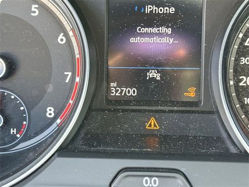 Used 2020 Volkswagen Atlas Cross Sport SE w/ Panoramic Sunroof Package image 11