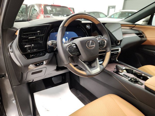 Used 2026 Lexus RX 450h AWD w/ Convenience Package image 12