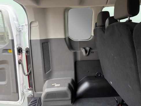 Used 2023 Ford Transit 350 XLT image 16