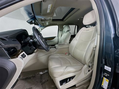 Used 2019 Cadillac Escalade Luxury image 21