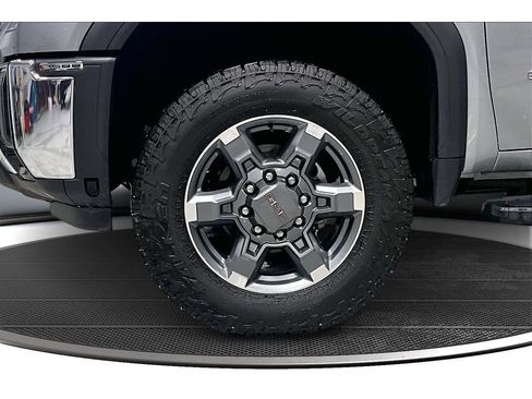 Used 2025 GMC Sierra 2500 SLE w/ SLE Convenience Package image 10