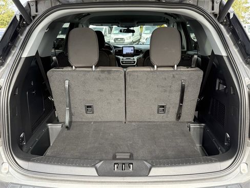 Used 2024 Ford Explorer XLT image 35