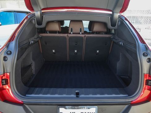 Used 2025 BMW X2 xDrive28i w/ Premium Package image 21