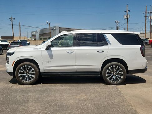 Used 2025 Chevrolet Tahoe High Country AWD/4WD image 2