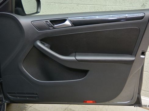 Used 2015 Volkswagen Jetta Sport FWD image 12