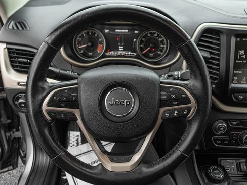 Used 2014 Jeep Cherokee Limited w/ Technology Group AWD/4WD image 23