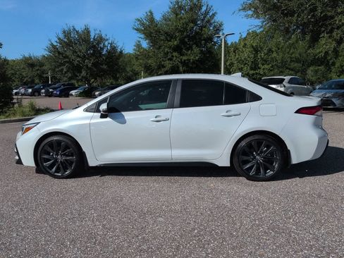 Used 2026 Toyota Corolla SE FWD image 3