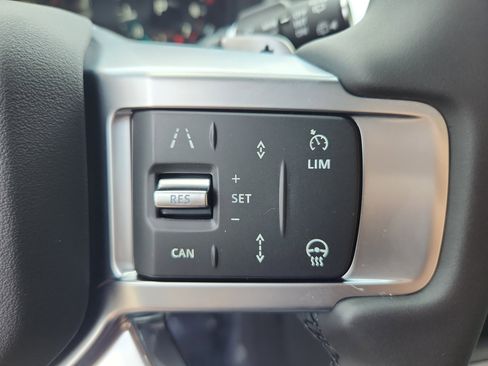 Used 2025 Land Rover Discovery S image 20