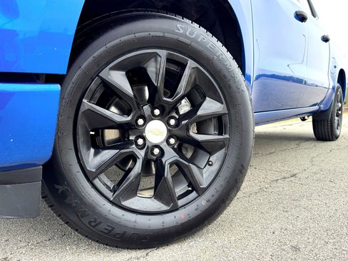 Used 2023 Chevrolet Silverado 1500 Custom image 2