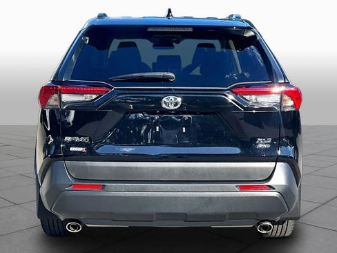 Used 2025 Toyota RAV4 XLE Premium w/ Weather Package AWD/4WD image 5