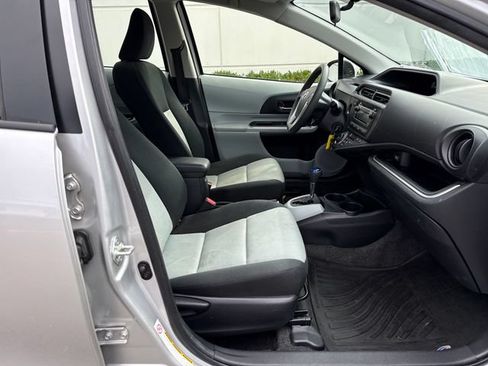 Used 2014 Toyota Prius C Two FWD image 9