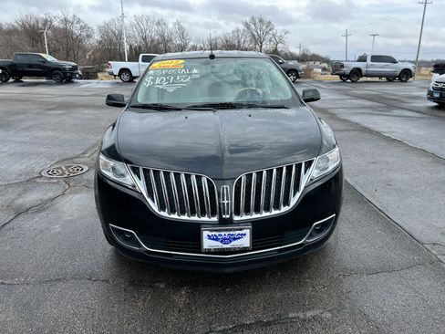 Used 2013 Lincoln MKX AWD image 2