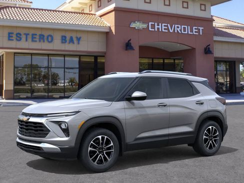 New 2026 Chevrolet TrailBlazer LT FWD image 2