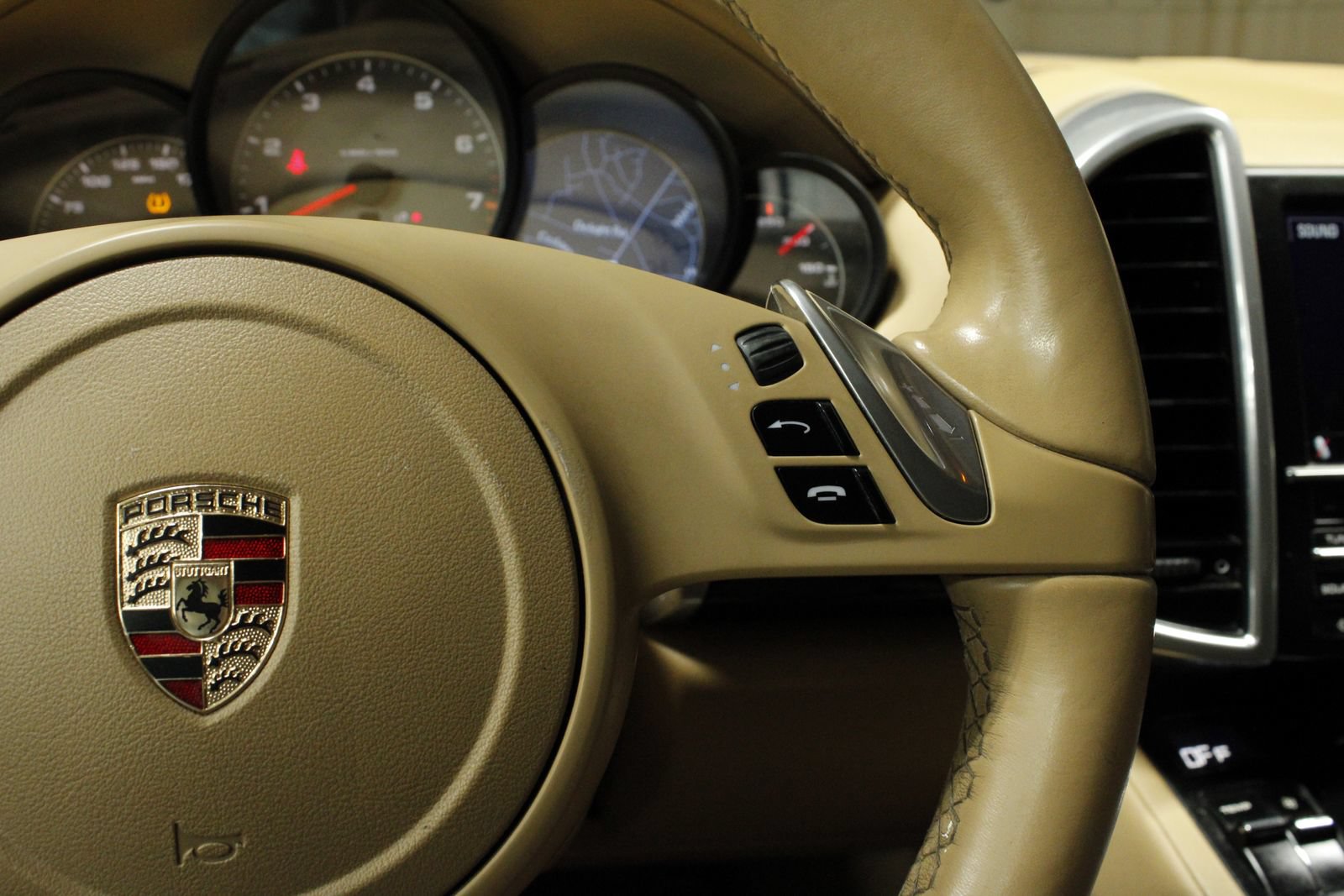 Used 2011 Porsche Cayenne S AWD/4WD image 27