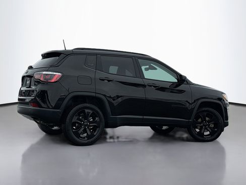 Used 2020 Jeep Compass Latitude image 2