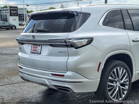 Used 2025 Buick Enclave Avenir w/ Super Cruise Package image 7