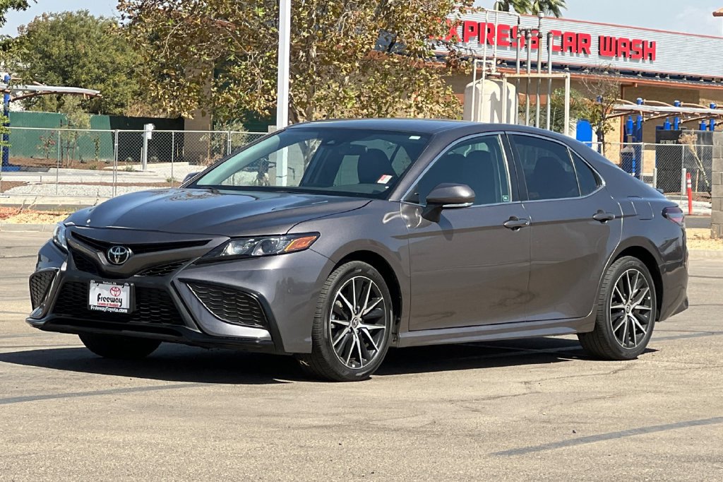 Used 2024 Toyota Camry SE FWD image 10