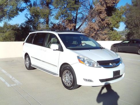 Used 2006 Toyota Sienna XLE Limited image 6