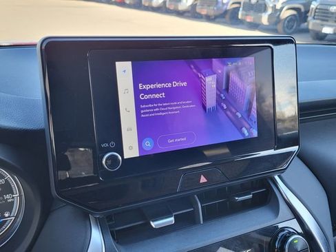 Used 2023 Toyota Venza LE image 22