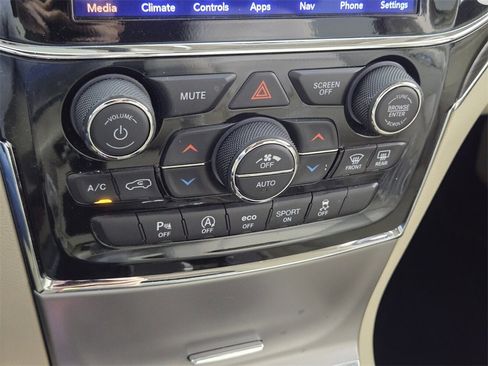 Used 2021 Jeep Grand Cherokee Limited image 22