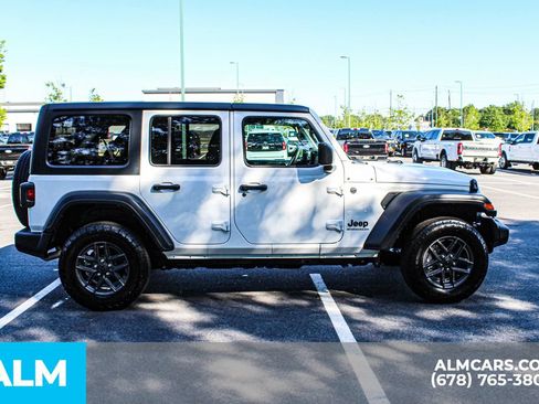 Used 2025 Jeep Wrangler Unlimited Sport AWD/4WD image 9