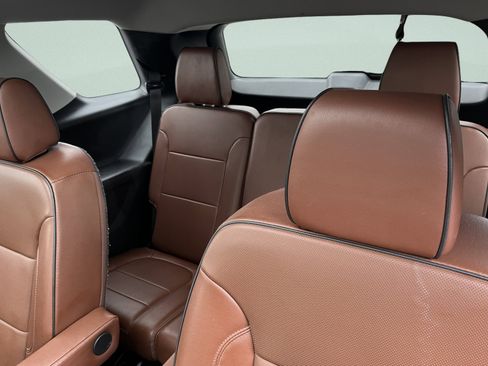 Used 2019 Chevrolet Traverse High Country image 12