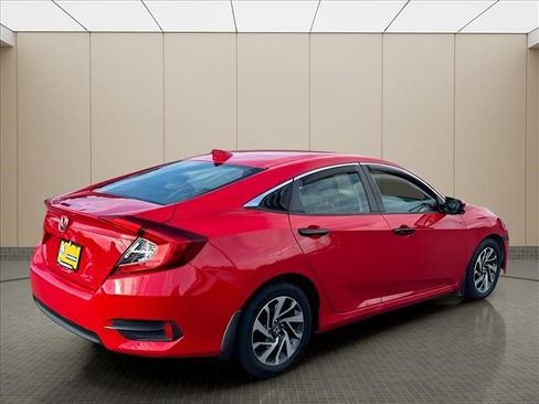 Used 2018 Honda Civic EX image 3