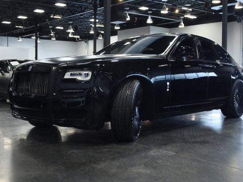 Used 2017 Rolls-Royce Ghost image 3
