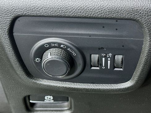 Used 2024 Jeep Grand Cherokee Altitude image 16