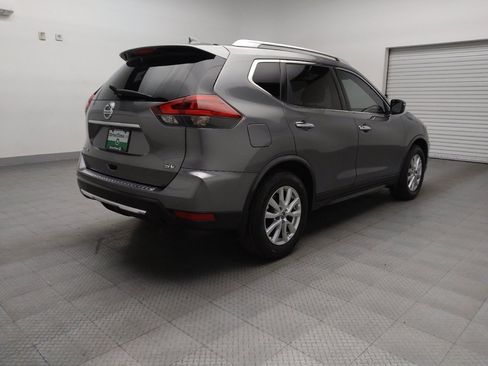 Used 2019 Nissan Rogue SV image 9
