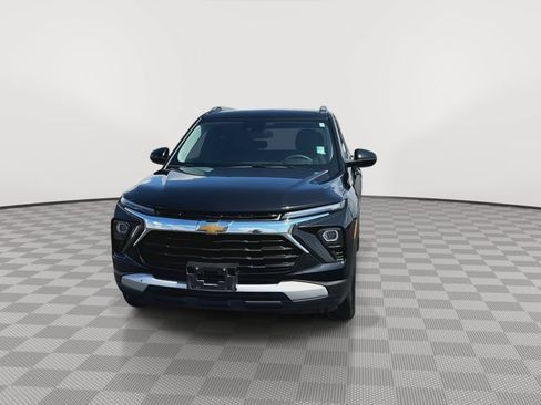 Used 2025 Chevrolet TrailBlazer LT AWD/4WD image 3