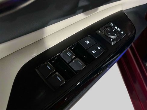 Certified 2025 Lexus ES 300h w/ Premium Package image 21