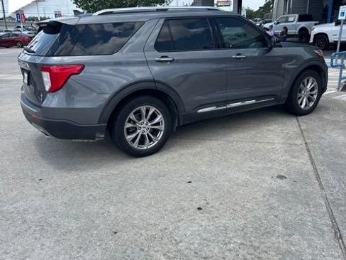Used 2021 Ford Explorer Limited w/ Equipment Group 301A RWD image 4