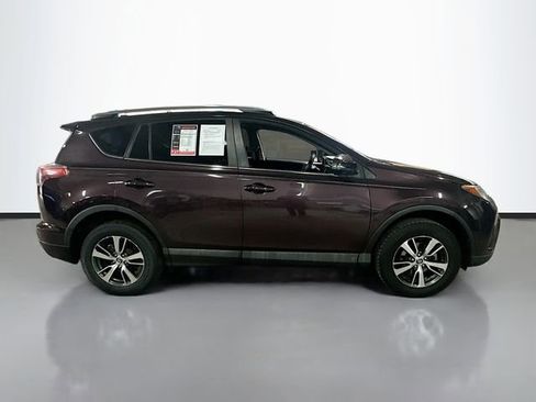 Used 2018 Toyota RAV4 XLE image 5