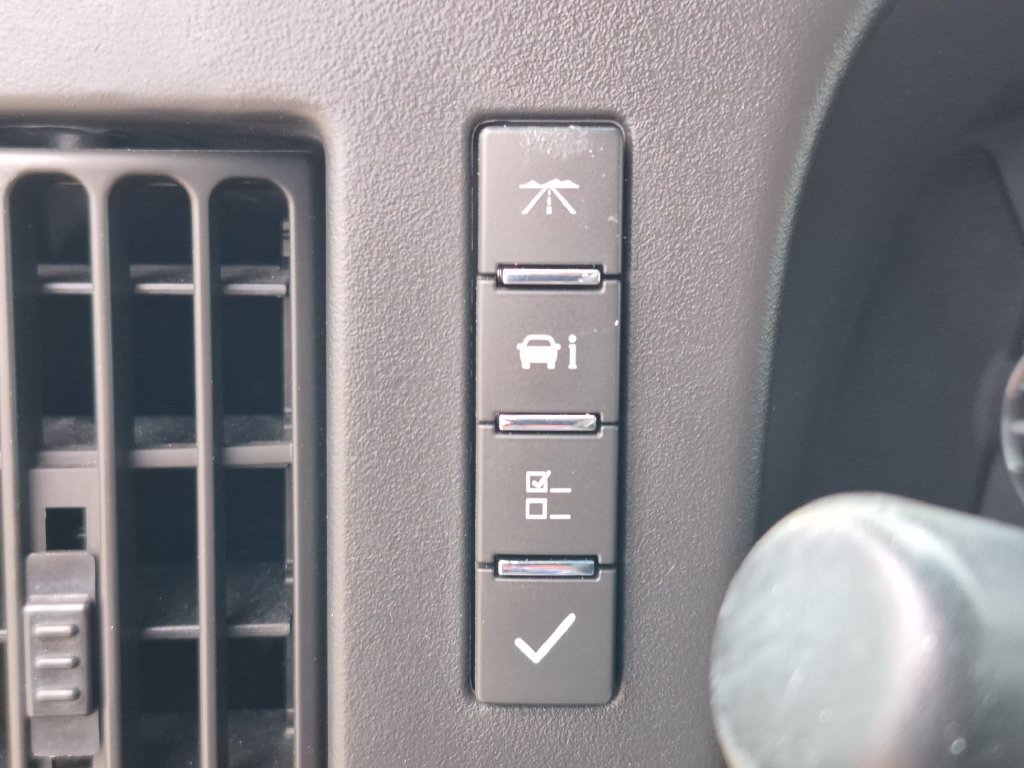Used 2015 Chevrolet Express 2500 RWD image 15