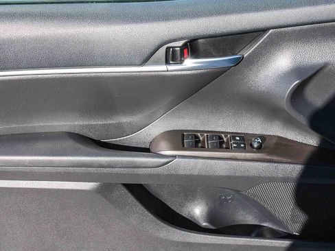 Used 2023 Toyota Camry SE image 21