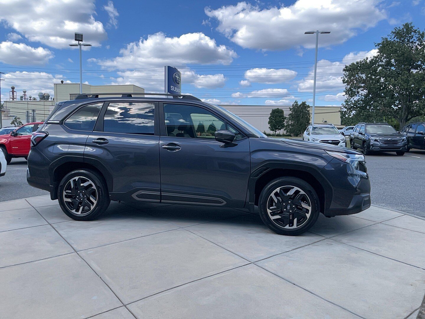 Used 2025 Subaru Forester Limited AWD/4WD image 5