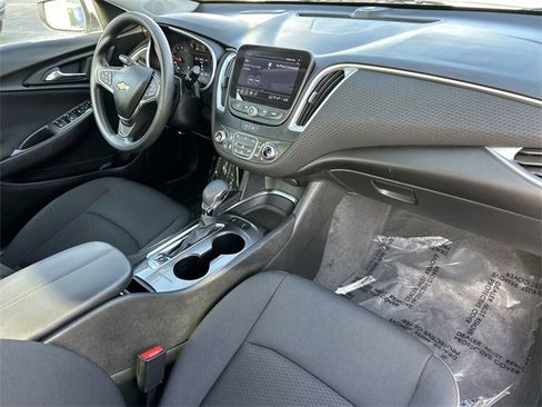 Used 2025 Chevrolet Malibu LT image 13
